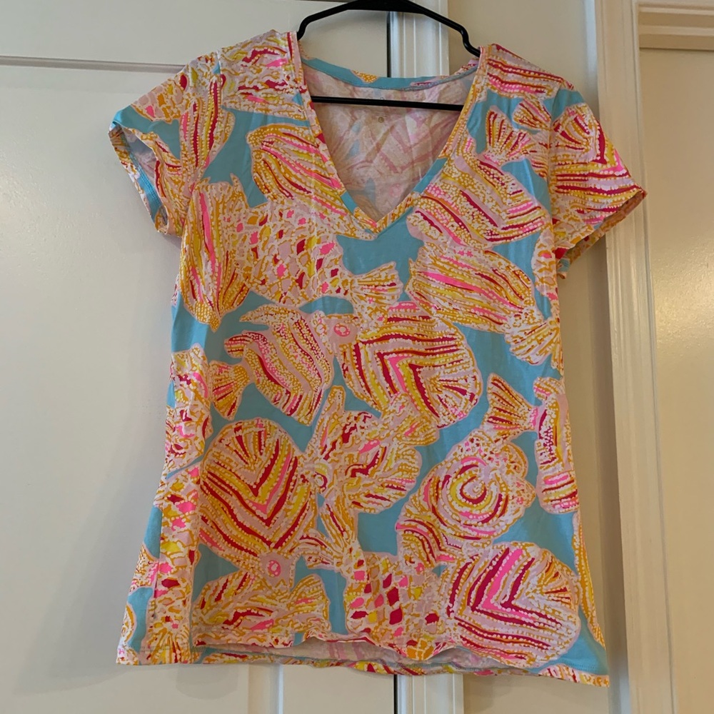 Lilly Pulitzer v-neck shirt